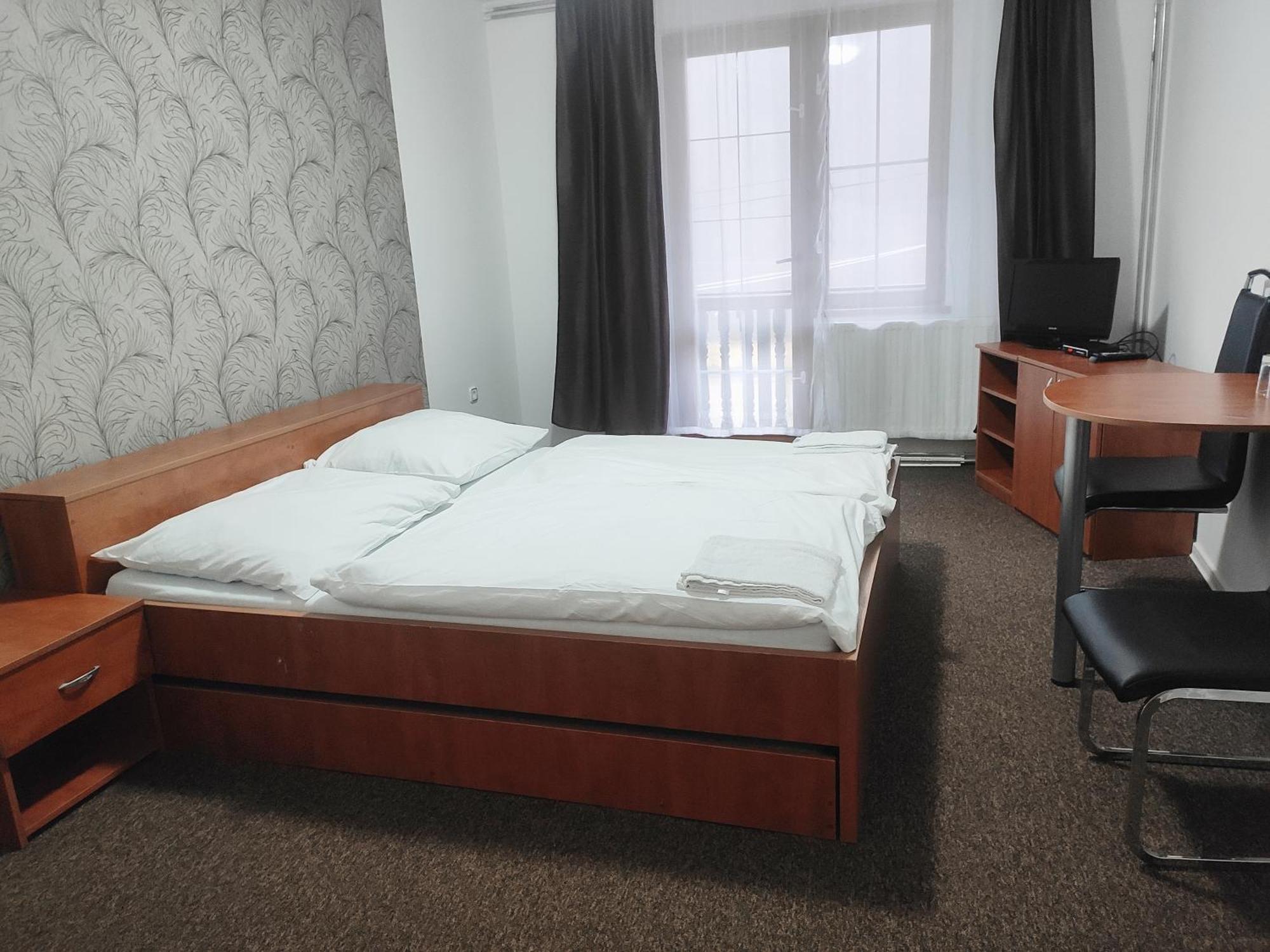 Horsky Hotel Eva Svätý Jur Oda fotoğraf