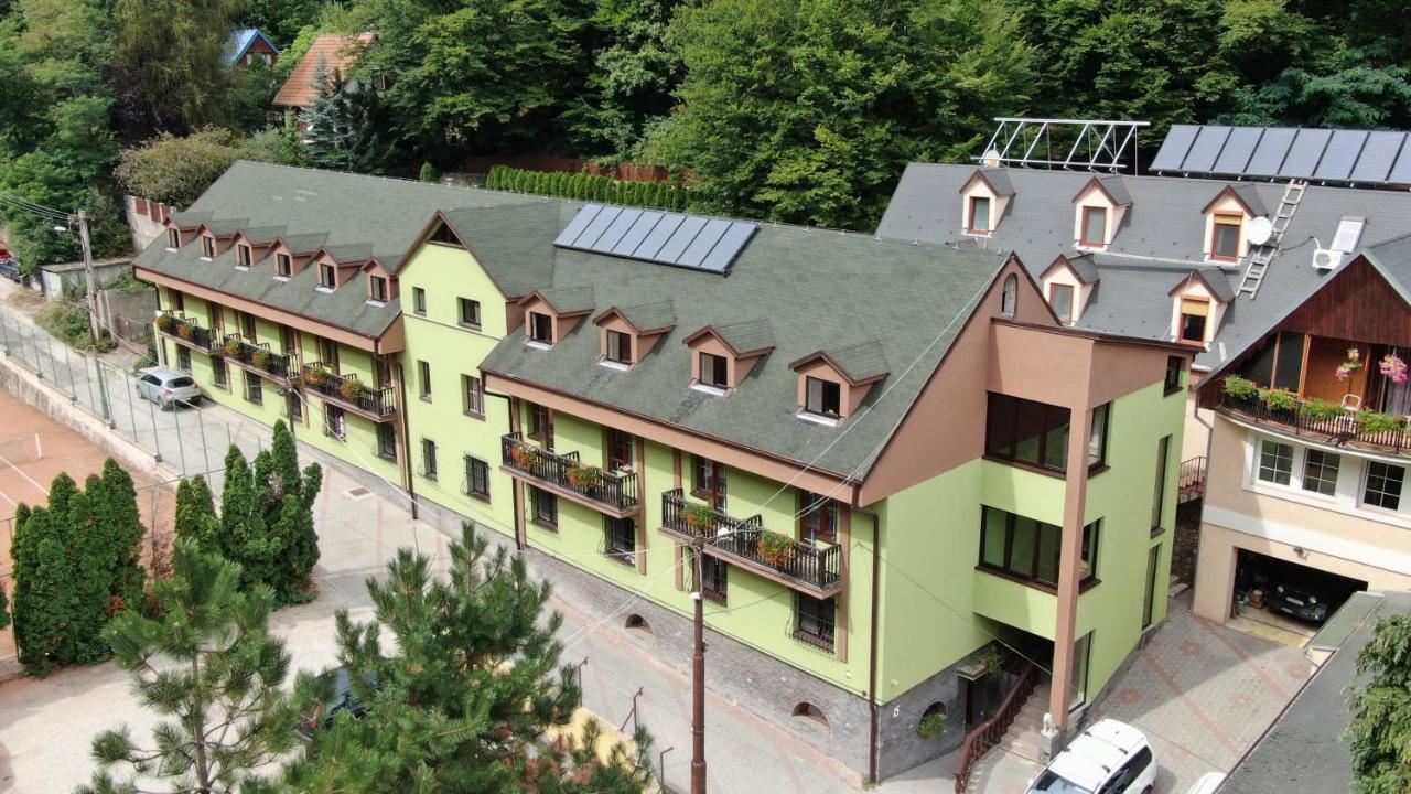 Horsky Hotel Eva Svätý Jur Dış mekan fotoğraf